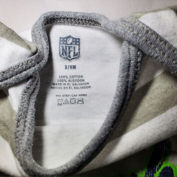 Baby bundle: 3-6 months 5 Seattle Seahawks Onesies - Picture 2 of 4
